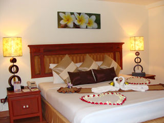 Sea Pearl Beach & Spa Patong Bagian luar foto