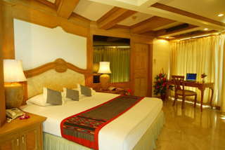 Sea Pearl Beach & Spa Patong Bagian luar foto